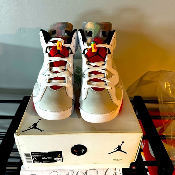 2020 Air Jordan 6retro hares. - Picture 1 of 5